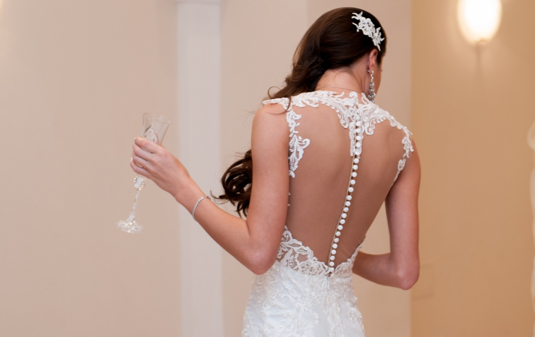 Robe dos nu sur mesure Creation unique a Geneve et en France