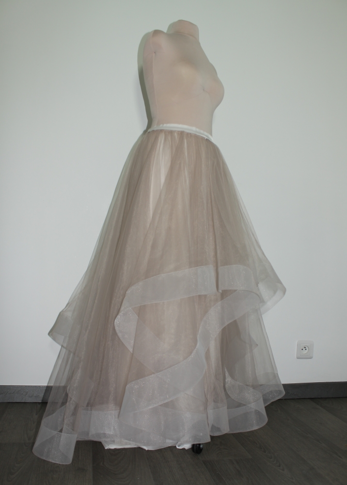Jupe en tulle volumineuse avec crinoline LILIYA ATELIER #1232